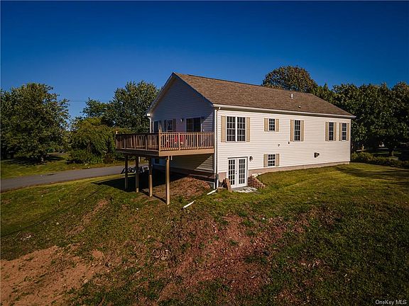 4th image of 7 Vista Dr
