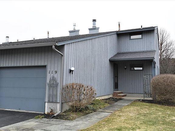 2nd image of 119 Lancelot Ln