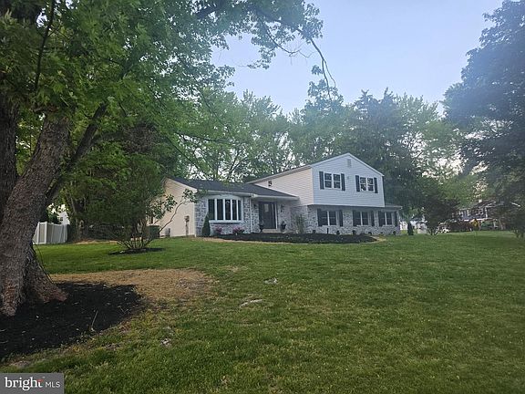 3rd image of 107 Cypress Cir