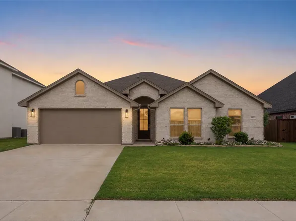 6921 Trail Rock Dr, Benbrook, TX 76126