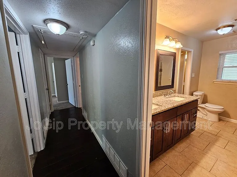 216 Wesley Dr — Photo 20