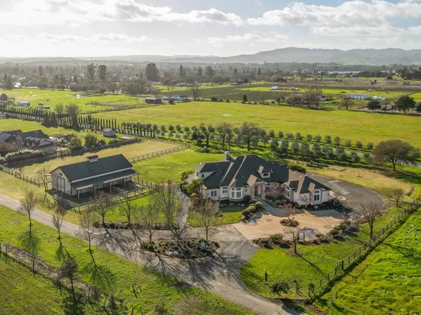 10119 Liberty Oak Lane, Windsor, CA 95492