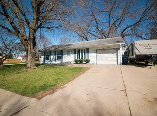 1515 Springdale Dr, Clinton, IA 52732