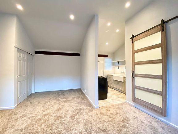 2nd image of 1644 Hillview Pl #B