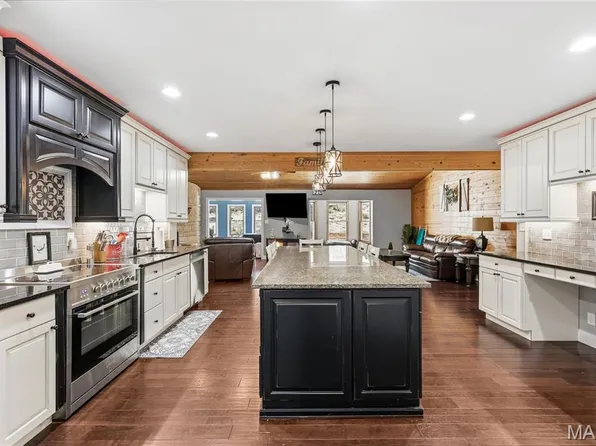 17325 Thunder Spring Rd, Eureka, MO 63025