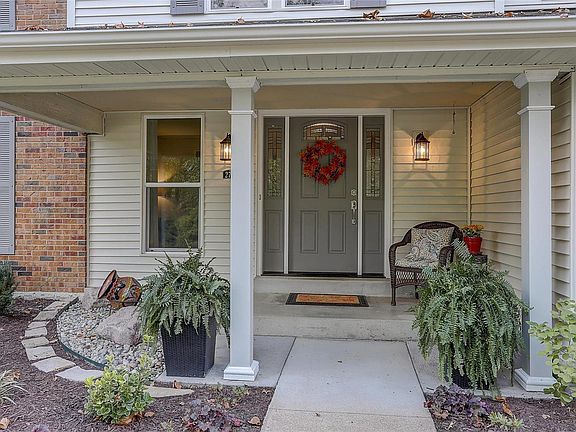 2nd image of 272 Oakleigh Woods Dr