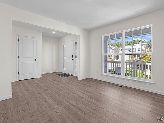 4th image of 242 Noser Dr