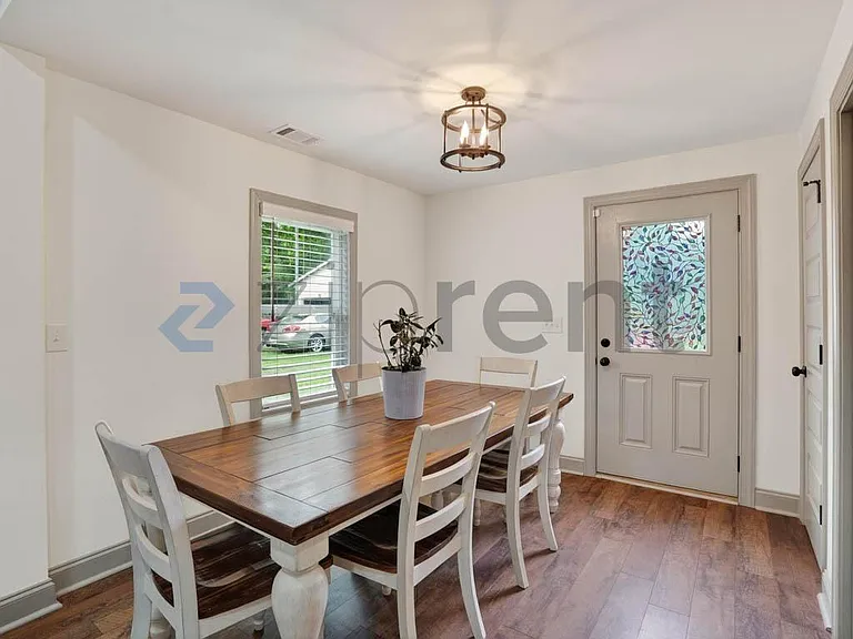 1934 Elizabeth St — Photo 12