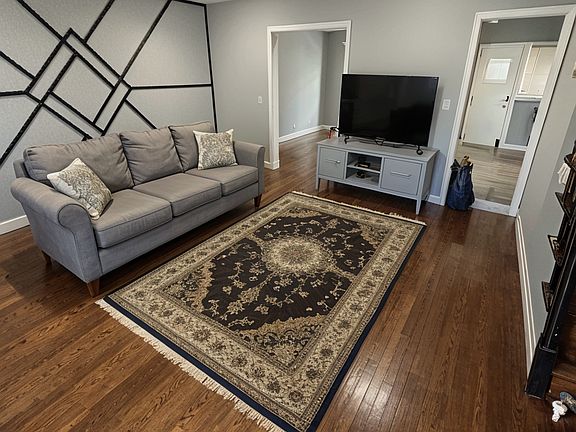 4th image of 1534 E Cold Spring Ln #3