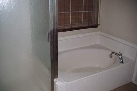 4th image of 341 Sugarloaf Ave