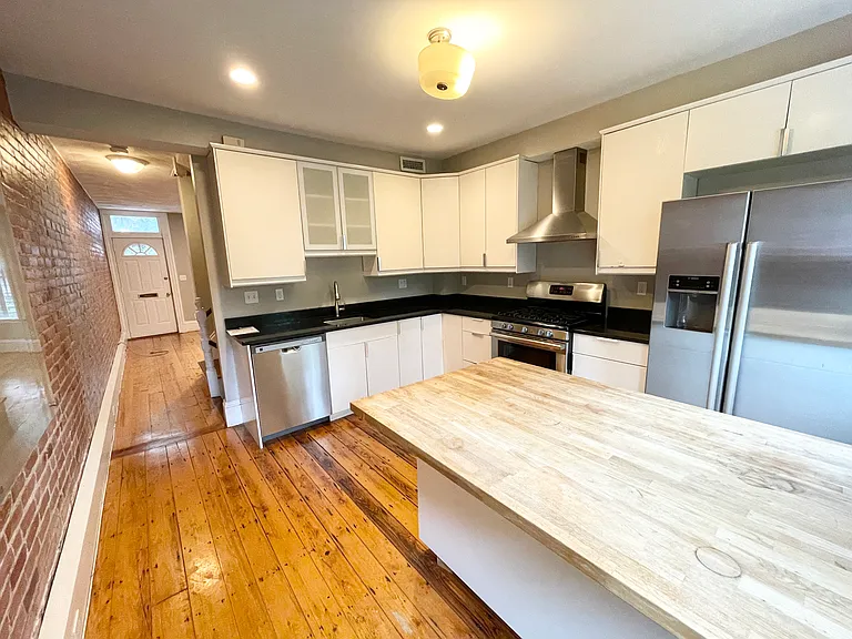 51 Greenwich St — Photo 6