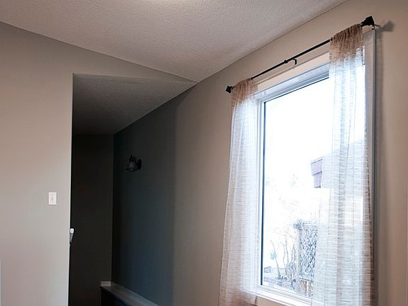 4th image of 2714 21st Ave S