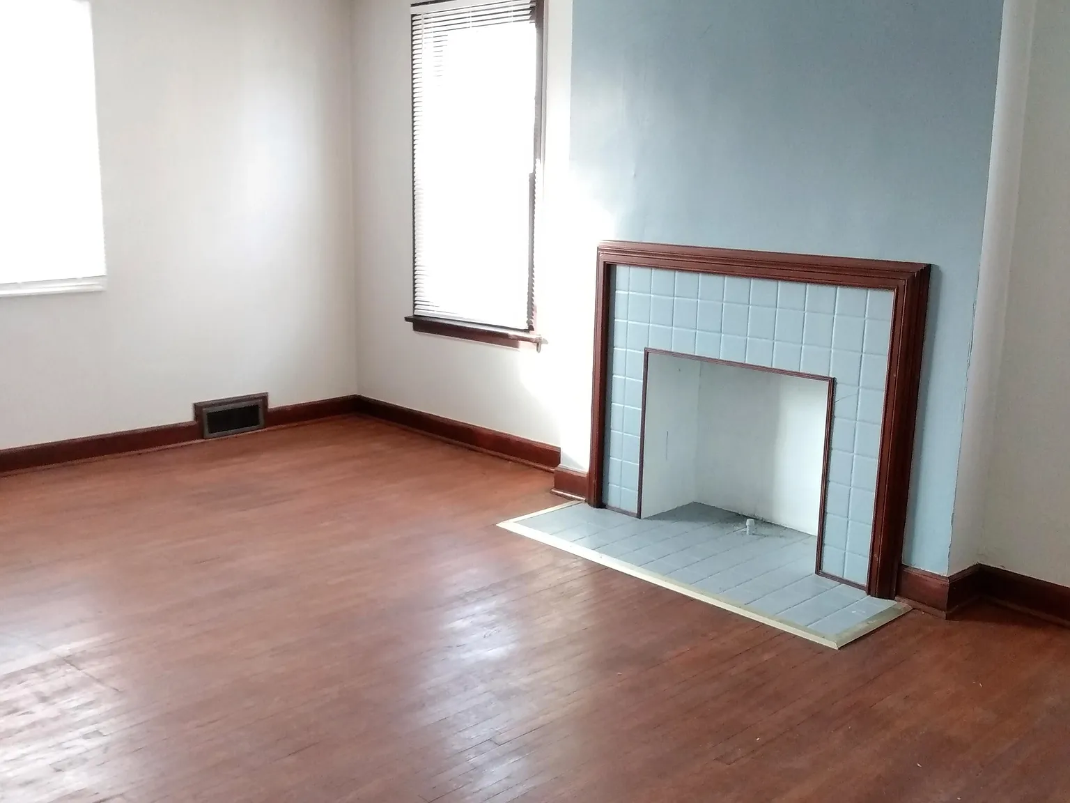 2 bed, 900 sqft, $995 — Photo 3