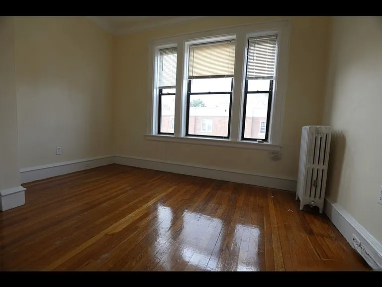 21 Park Vale Ave #11T — Photo 5