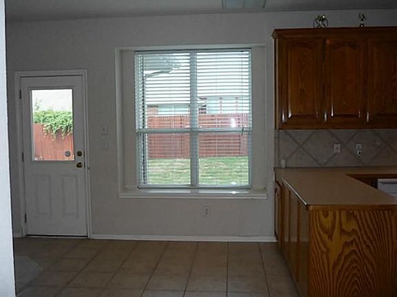 5th image of 2801 Gray Rock Dr