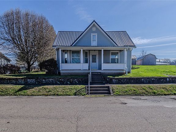 3rd image of 208 Stealey St