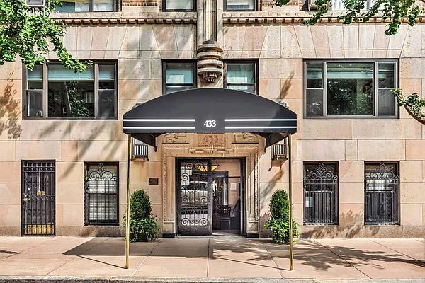 Sold by Sotheby's International Realty | media 10