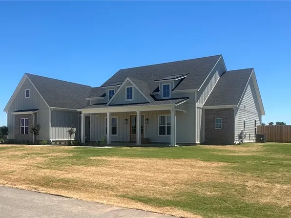 3111 Cambridge St, Bentonville, AR 72713