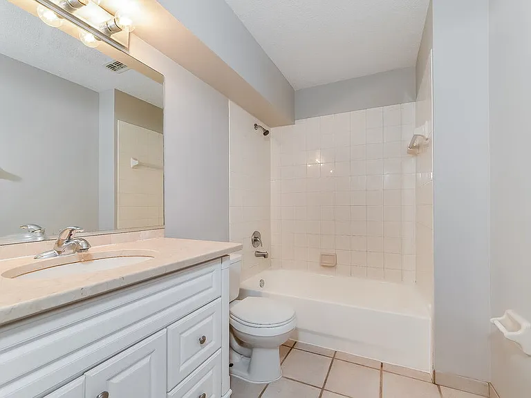 3575 Chinaberry Ln — Photo 10