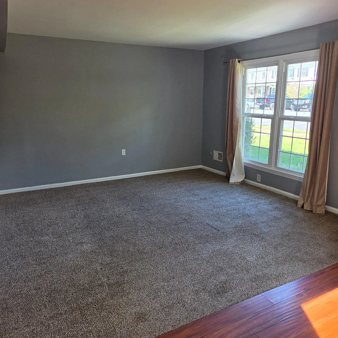 3 bed, 1.5 bath, 1350 sqft, $1,750 — Photo 3