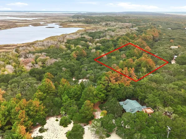 1671 Hilltop Rd, Corolla, NC 27927