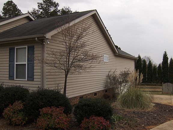 5th image of 124 Farmstead Ln