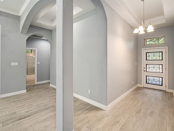 3rd image of 123 Channelview Dr