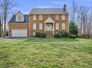 215 London Downs Dr, Forest, VA 24551