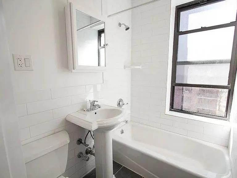 2 Manhattan Ave #10 — Photo 5