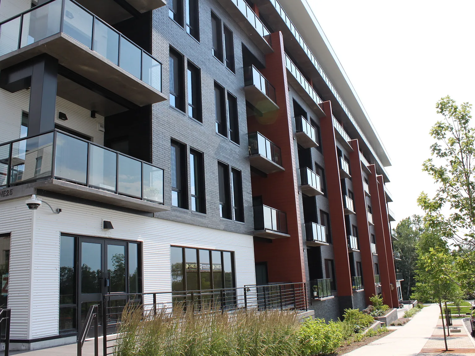 1 bed, 719 sqft, $2,750 — Photo 3