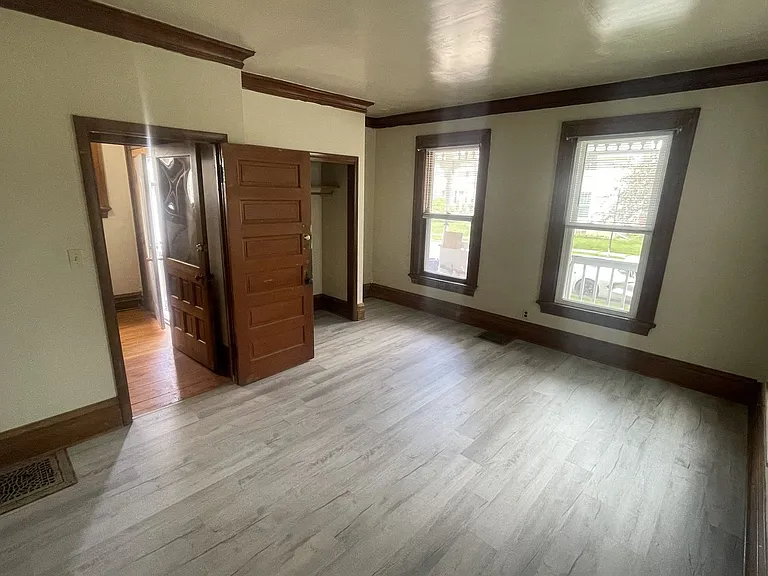 637 Franklin St — Photo 16