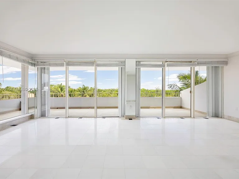 155 Ocean Lane Dr #600 — Photo 8