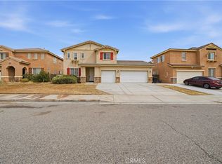 11794 Forest Park Ln, Victorville, CA 92392