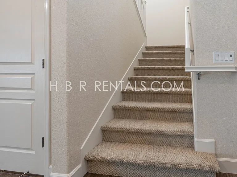 1496 Dairy Dr — Photo 15