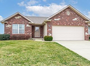 2051 Briarbend Ct, Maryville, IL 62062