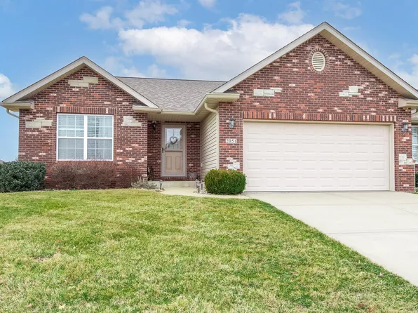 2051 Briarbend Ct, Maryville, IL 62062