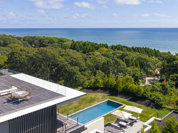 22 Maple St, Montauk, NY 11954