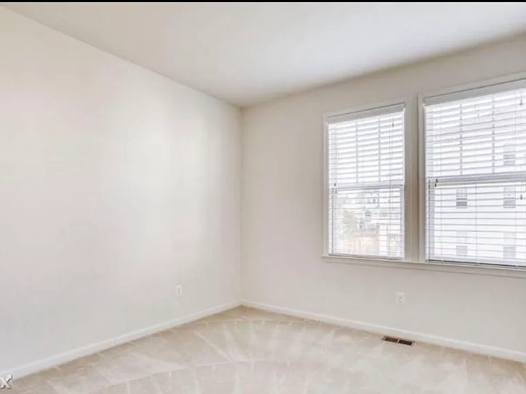 24715 Gracehill Ter — Photo 8