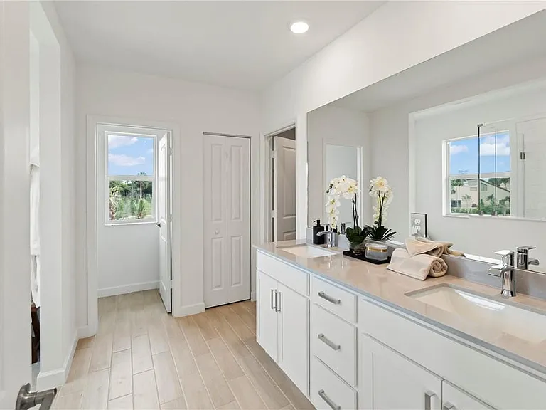 22812 Caciano Rd — Photo 14