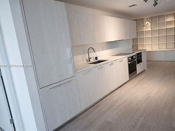 4th image of 501 NE 31st St Unit 2401