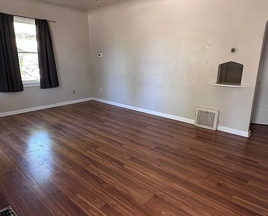 5th image of 2038 6th Ave