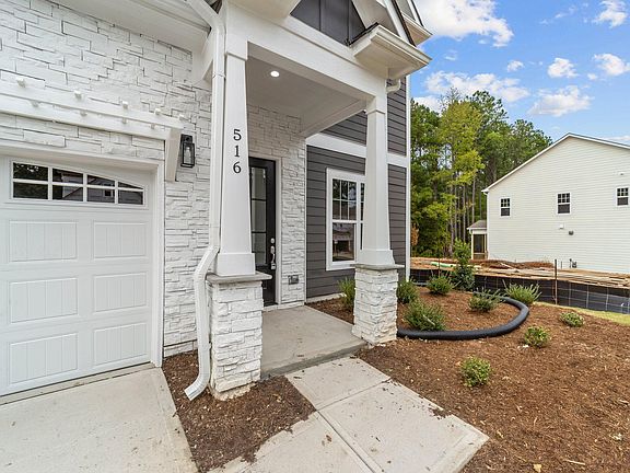 3rd image of 516 Kings Lake Way