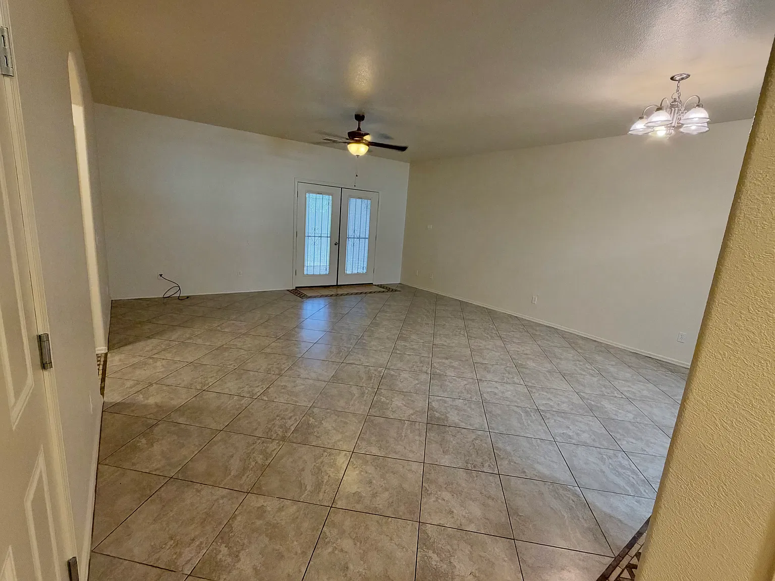 2 bed, 1299 sqft, $1,400 — Photo 3