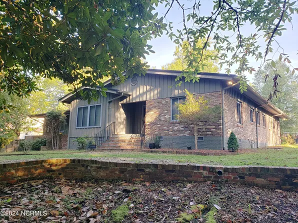 202 W Oliver Street, Whiteville, NC 28472