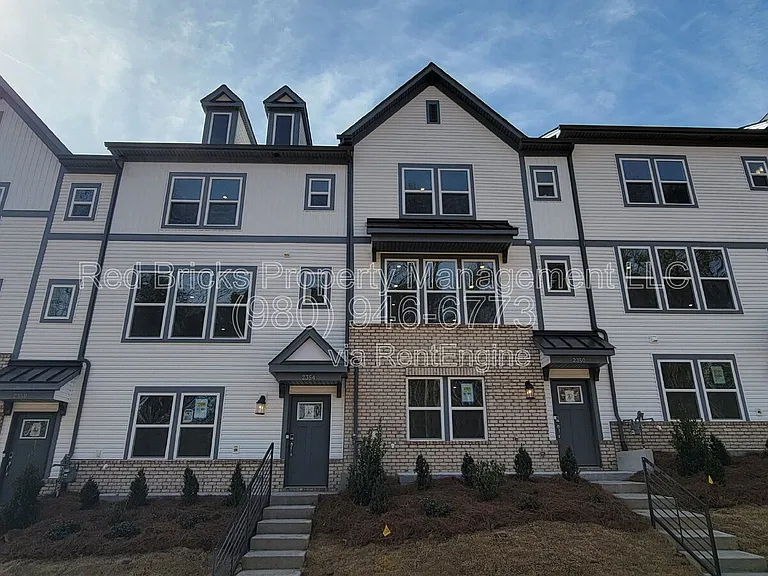 2354 Donnelly Hills Ln — Photo 4