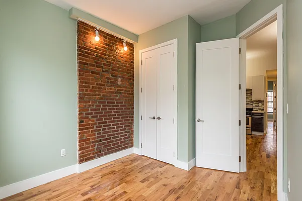 Rented by Nooklyn NYC LLC | media 41