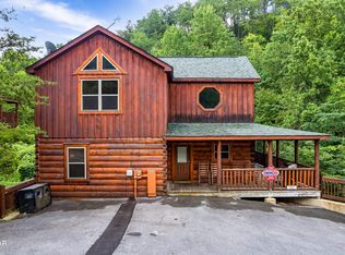 1924 Bear Creek Falls Way, Sevierville, TN 37876