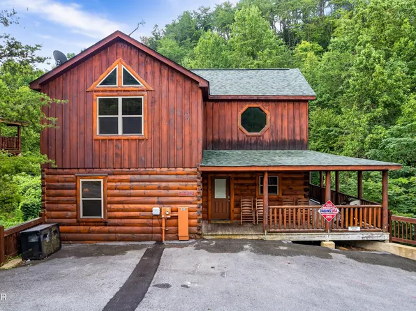 1924 Bear Creek Falls Way, Sevierville, TN 37876