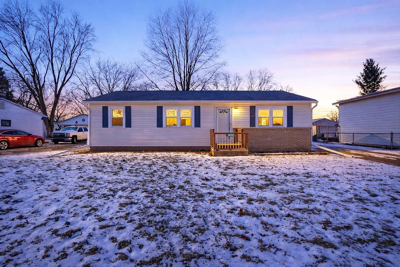 2432 Wood Drive photo 1