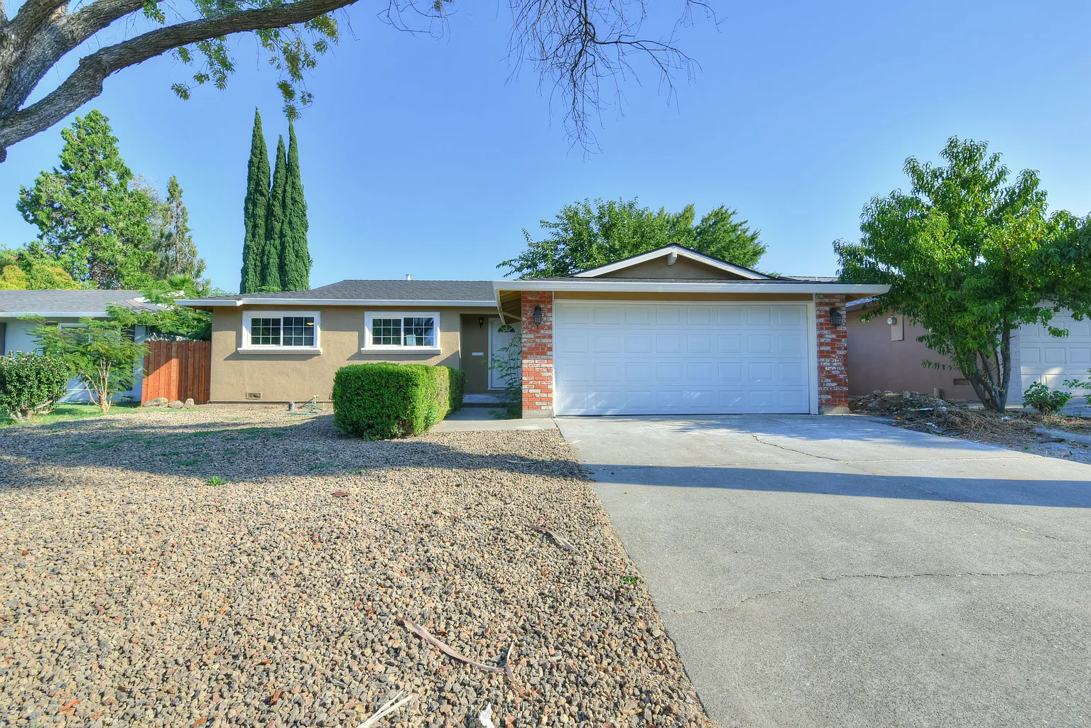 4588 Barbee Way photo 1